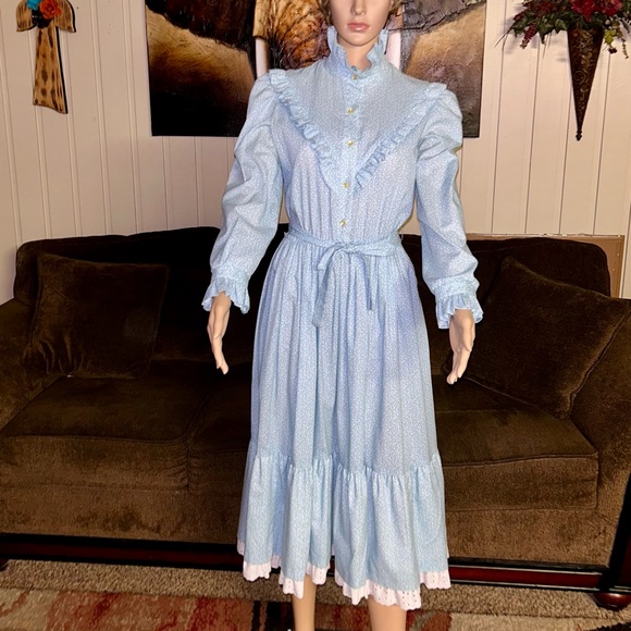Hartsville • Vintage • 1970’s • Blue/White • Medium • Floral • Victorian • Dress - Picture 1 of 16